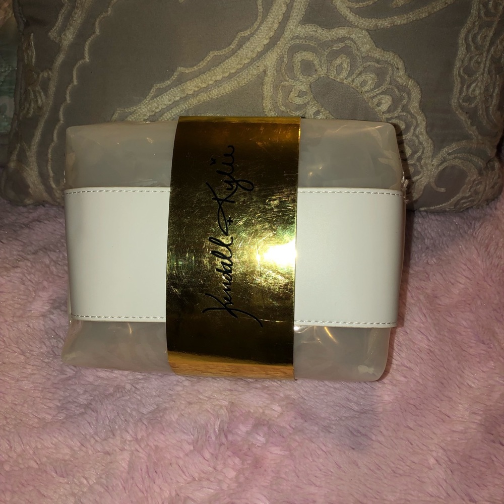 Cosmetic bag